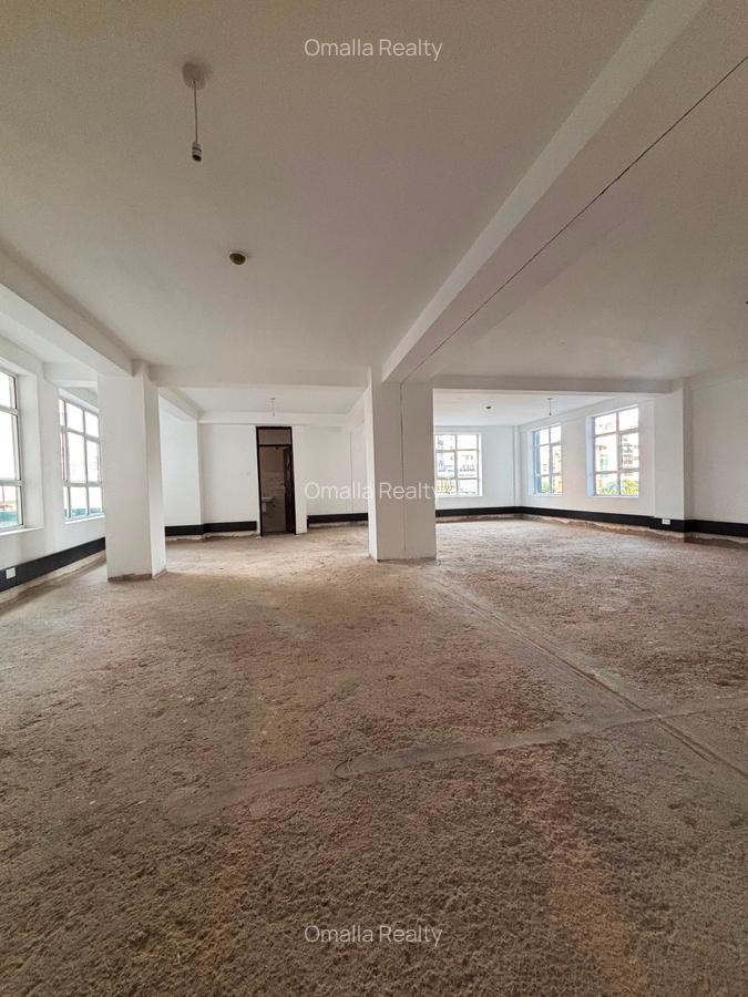 1,266 ft² Commercial Property with Service Charge Included in Westlands Area - 8