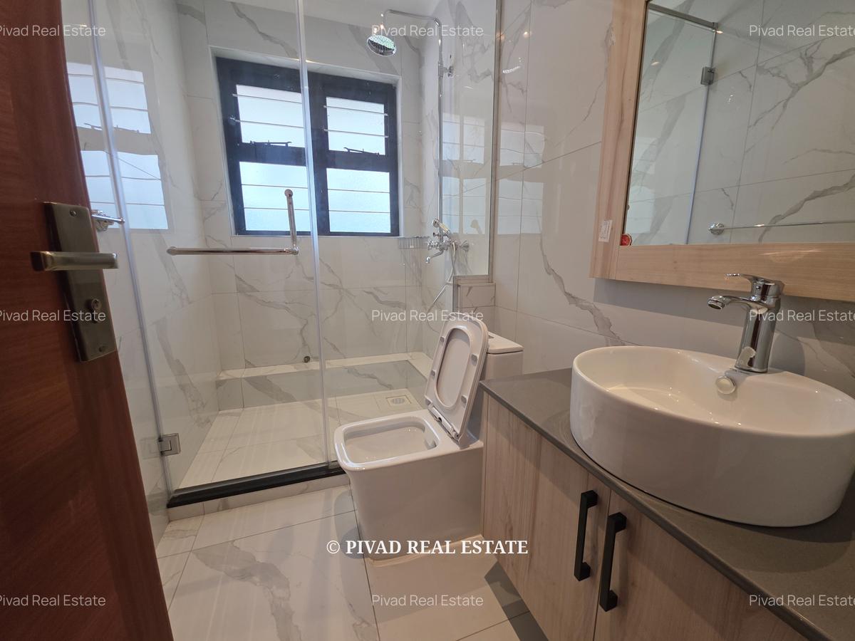 6 Bed House with Garden in Runda - 10