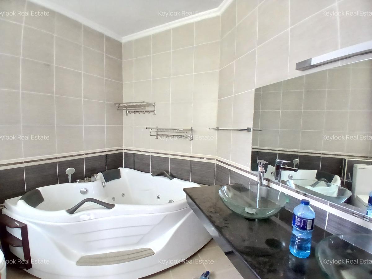 5 Bed Townhouse with En Suite in Lavington - 17