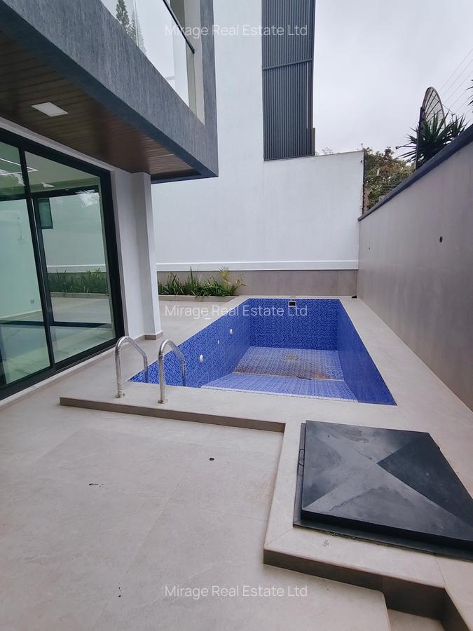 6 Bed Villa with En Suite in Lavington - 9