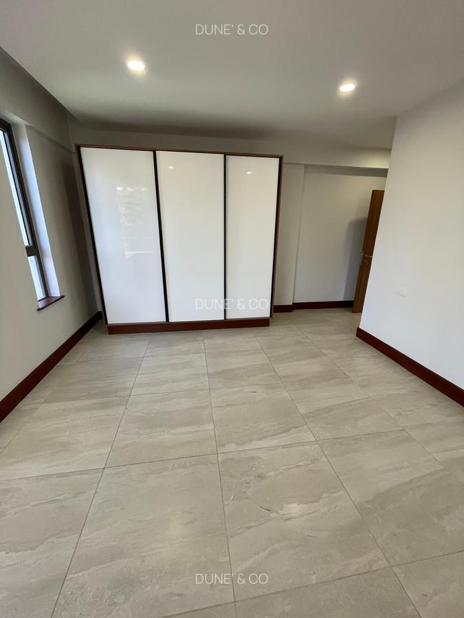 Serviced 2 Bed Apartment with En Suite in Westlands Area - 11