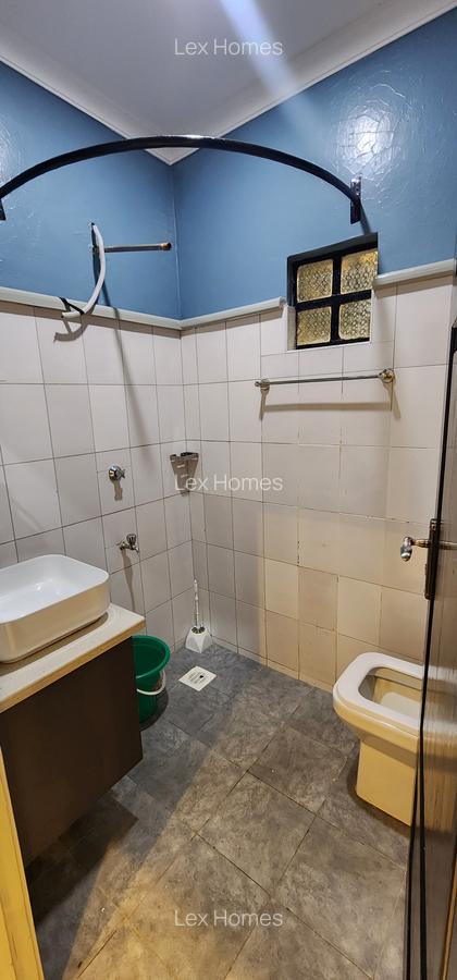 3 Bed House with En Suite at Rimpa - 12