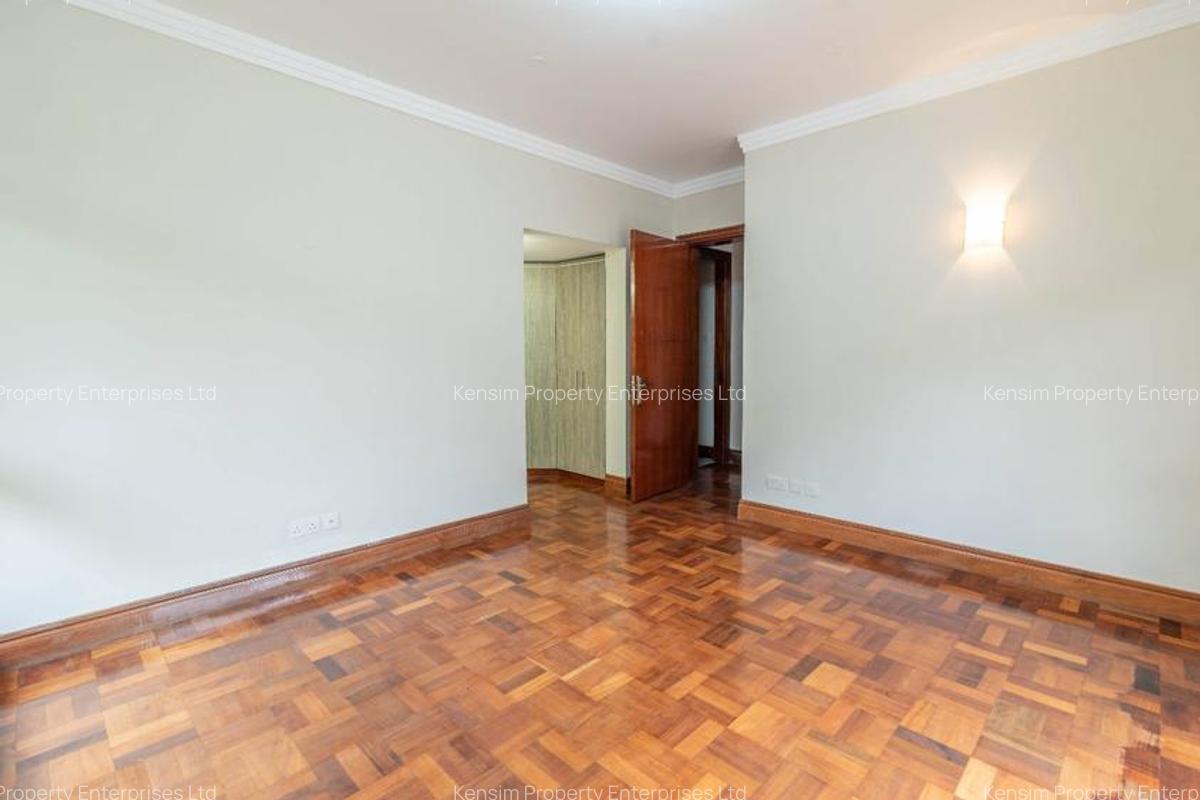 5 Bed Townhouse with En Suite in Karen - 3