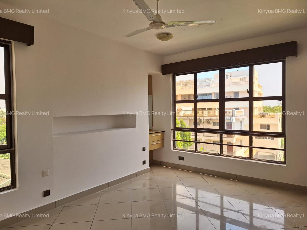 Serviced 4 Bed Apartment with En Suite at Beach Road - 5