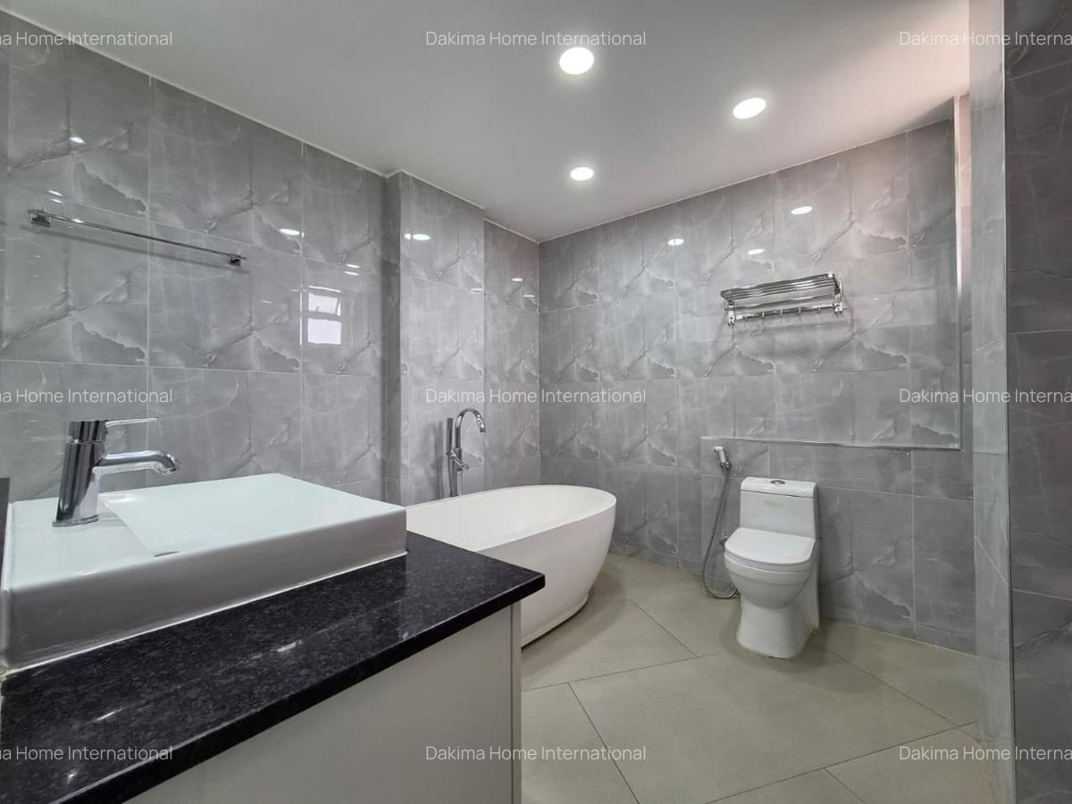 5 Bed Apartment with En Suite in General Mathenge - 12