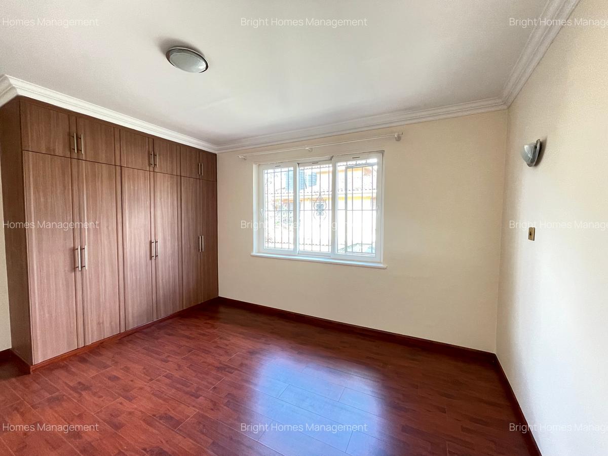 4 Bed Townhouse with En Suite in Westlands Area - 12