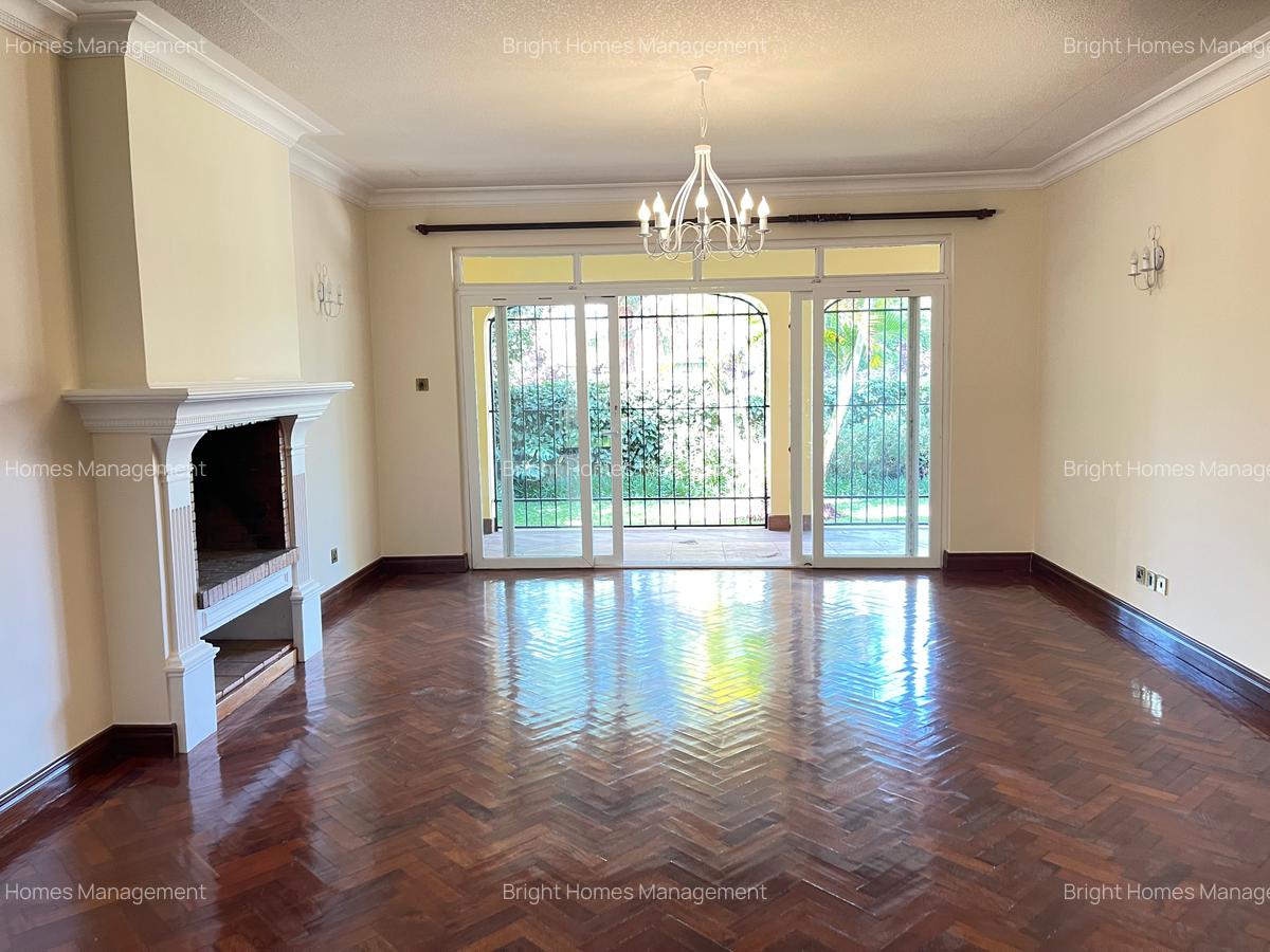 4 Bed Townhouse with En Suite in Westlands Area - 10