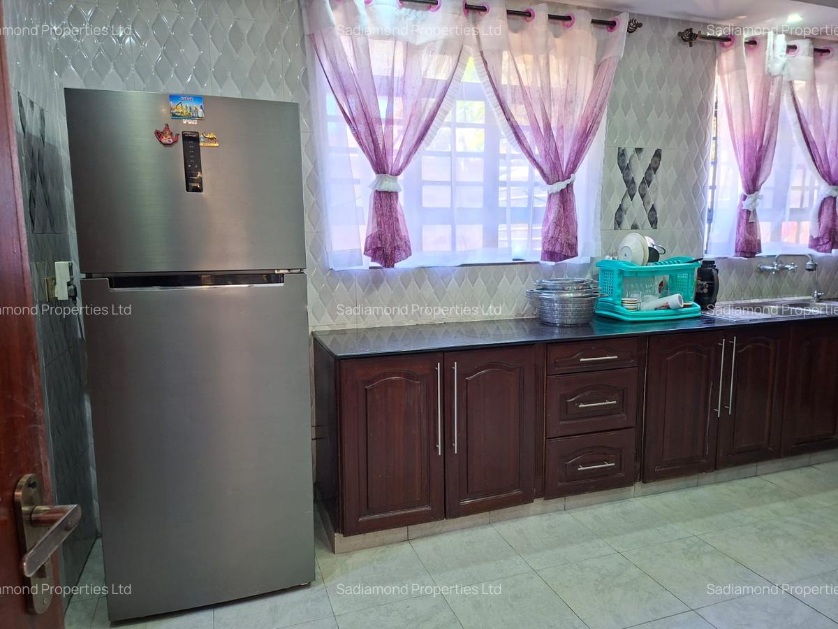 6 Bed House with En Suite in Karen - 11