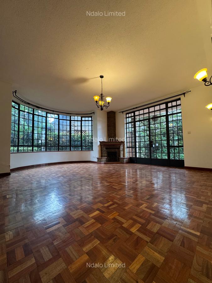 5 Bed Townhouse with En Suite at Lavington - 7