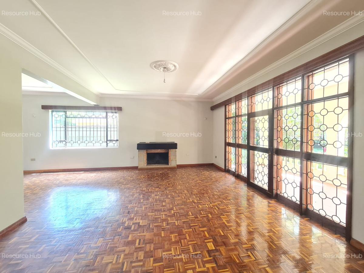 5 Bed House with En Suite at Nyari - 9