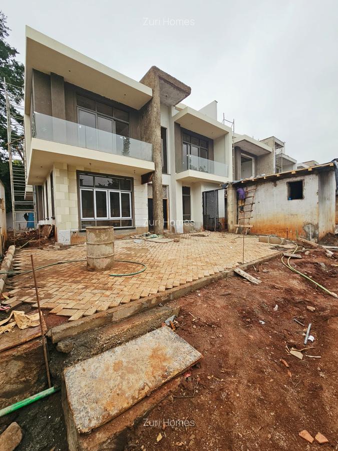 5 Bed Townhouse with En Suite in Lavington - 1