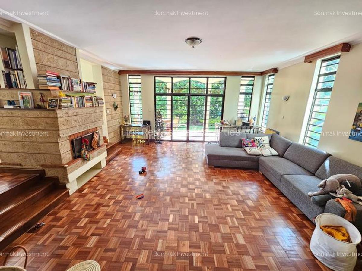 4 Bed Townhouse with En Suite at Rossylin - 13