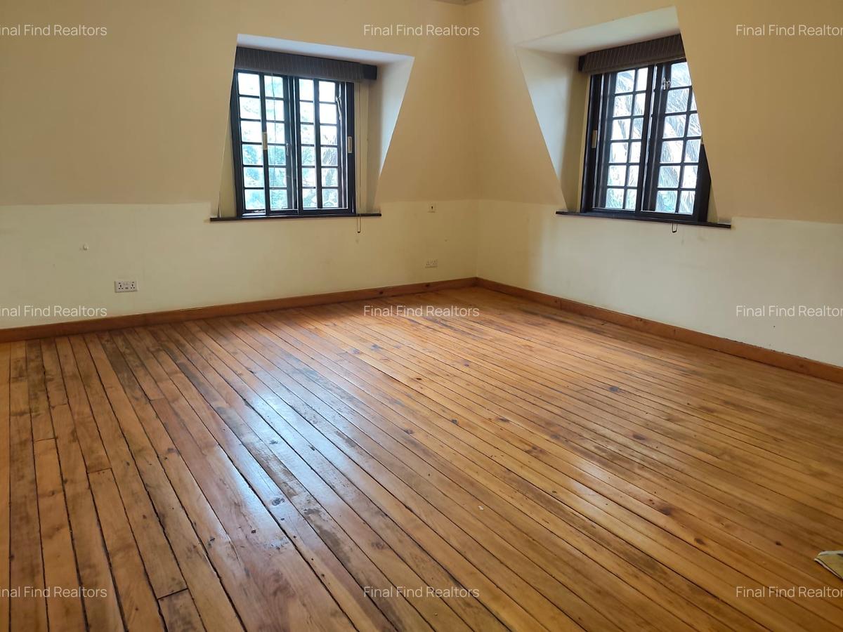 7 Bed House with En Suite in Runda - 17
