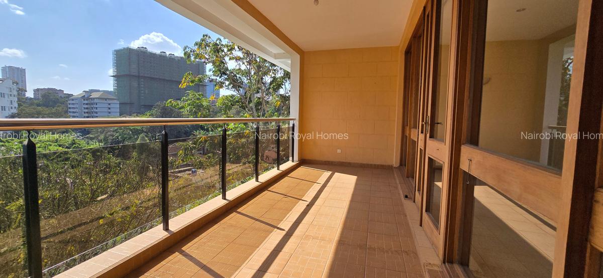 3 Bed Apartment with En Suite at Riverside - 14