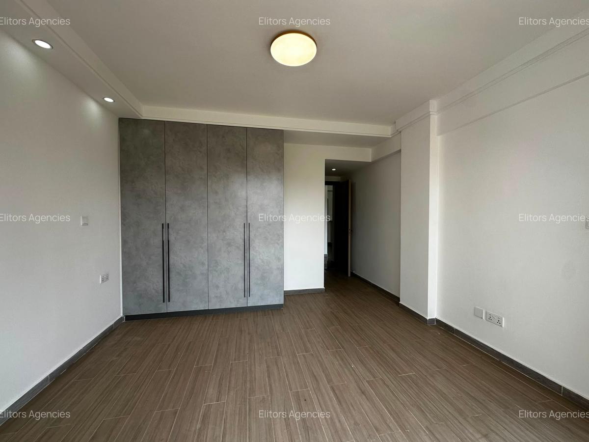 2 Bed Apartment with En Suite at Riverside Drive - 10