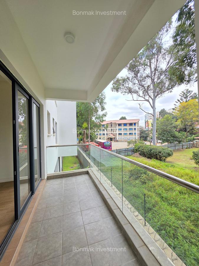 2 Bed Apartment with En Suite at Lavington Green - 6