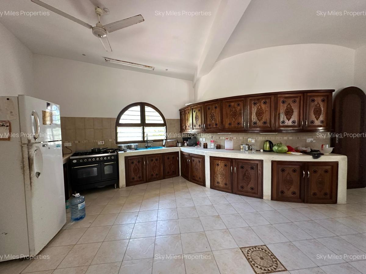 4 Bed Villa with En Suite at Watamu - 13