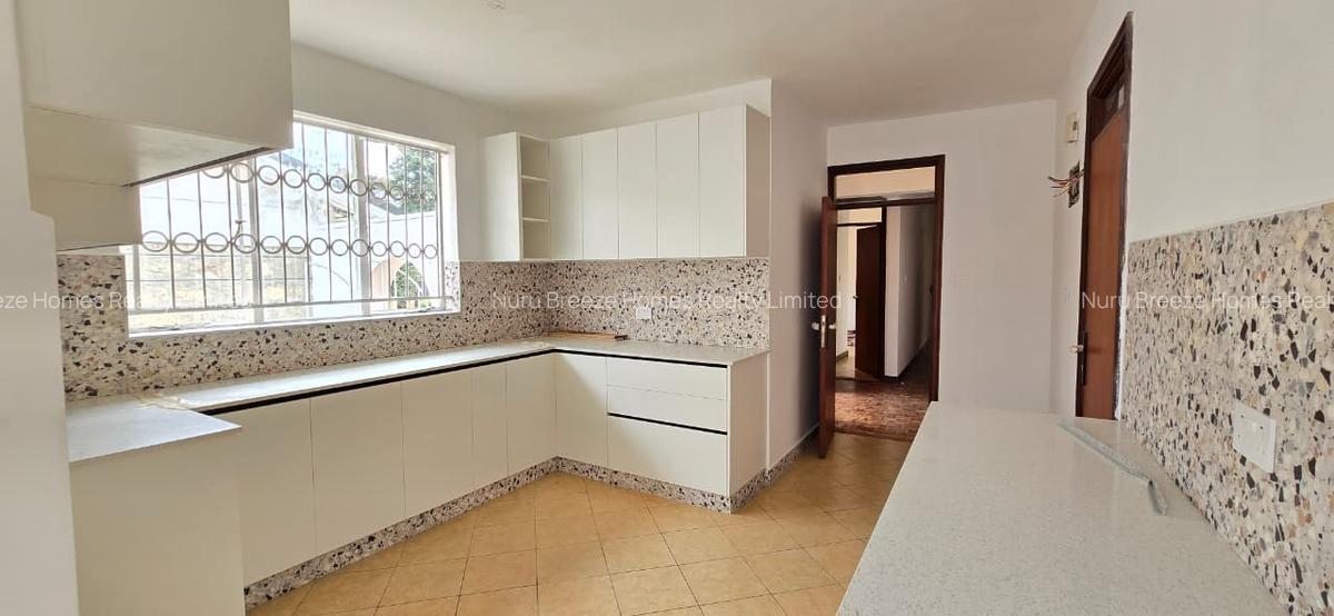 4 Bed House with En Suite in Runda - 9