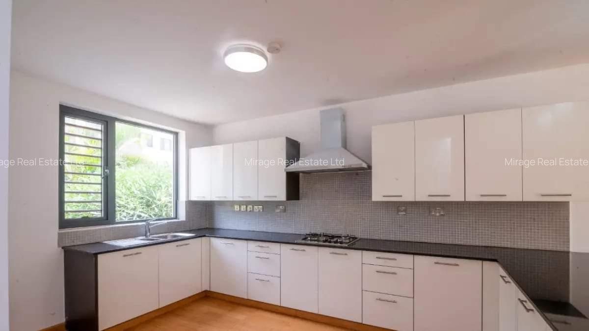 2 Bed Apartment with Swimming Pool in Garden Estate - 4