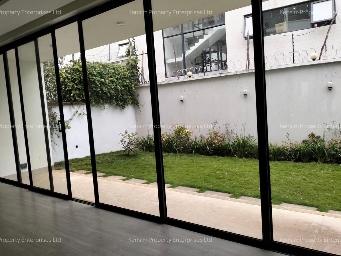 5 Bed Townhouse with En Suite in Lavington - 6