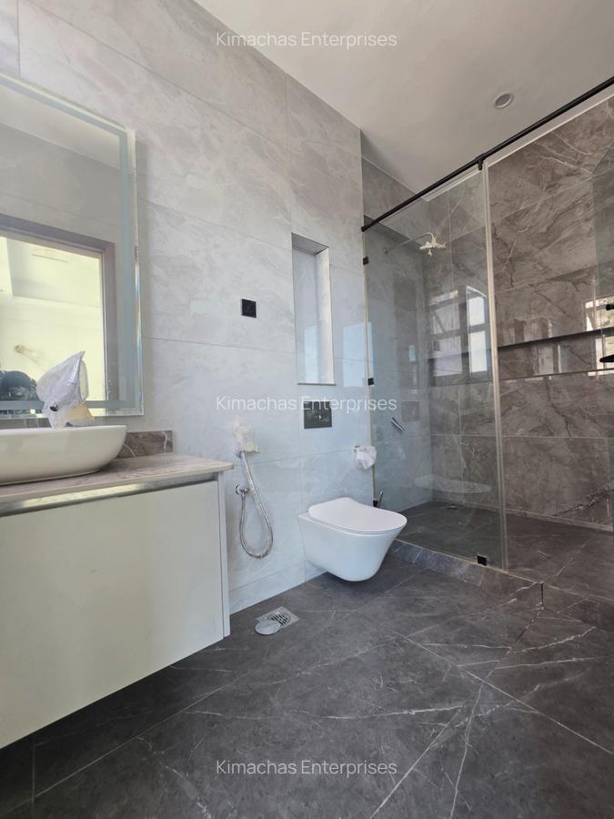 3 Bed Apartment with En Suite at 1St Ave - 20