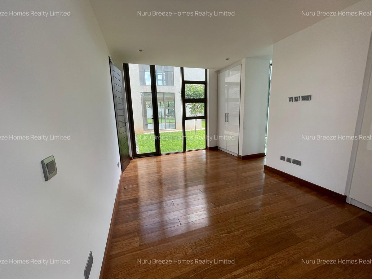 5 Bed Townhouse with En Suite in Karen - 7