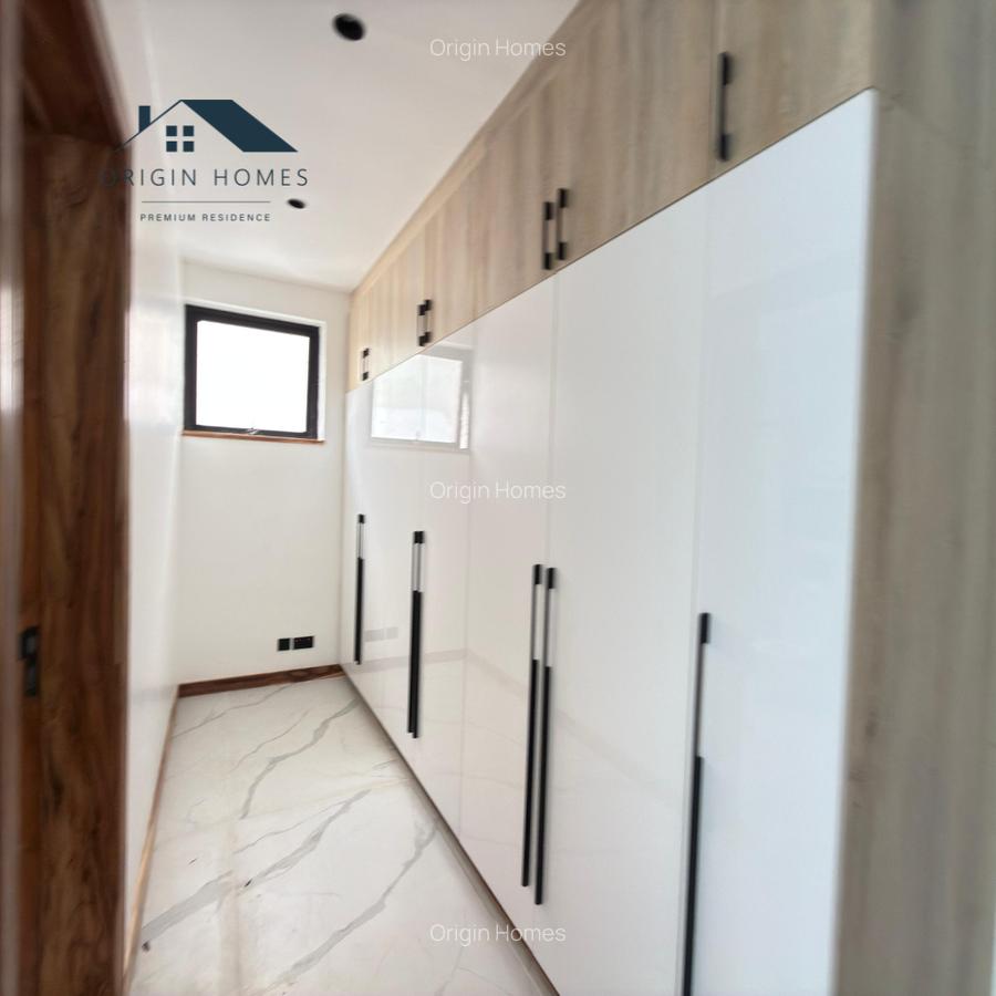2 Bed Apartment with En Suite at Peponi Road - 6