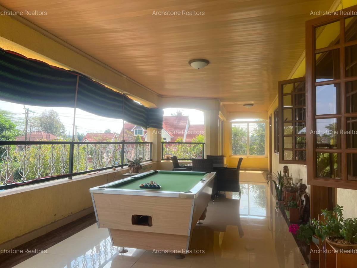 10 Bed House with En Suite in Runda - 11