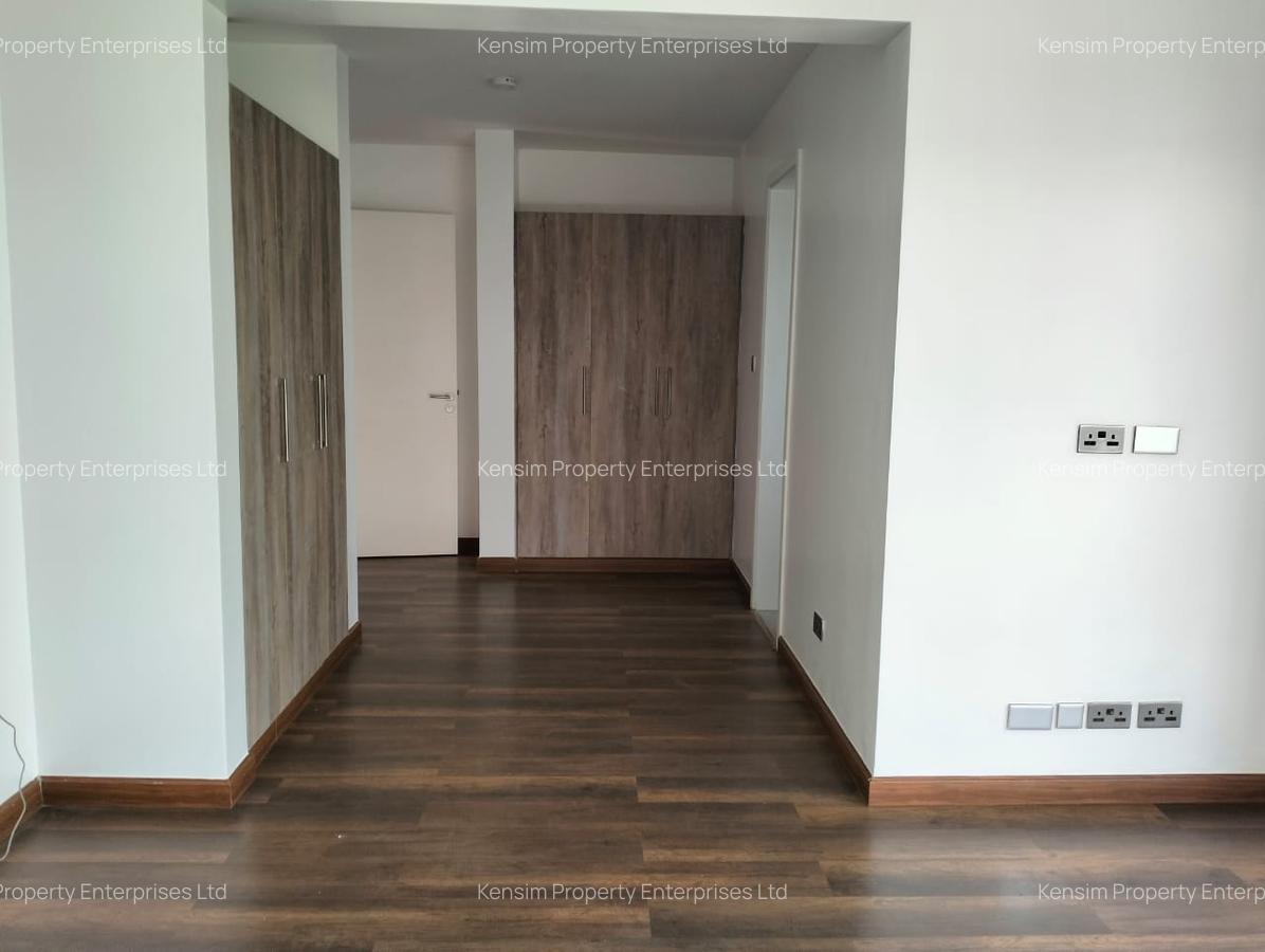 4 Bed Townhouse with En Suite in Lavington - 2