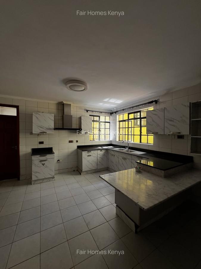 5 Bed Townhouse with En Suite at James Gichuru - 3