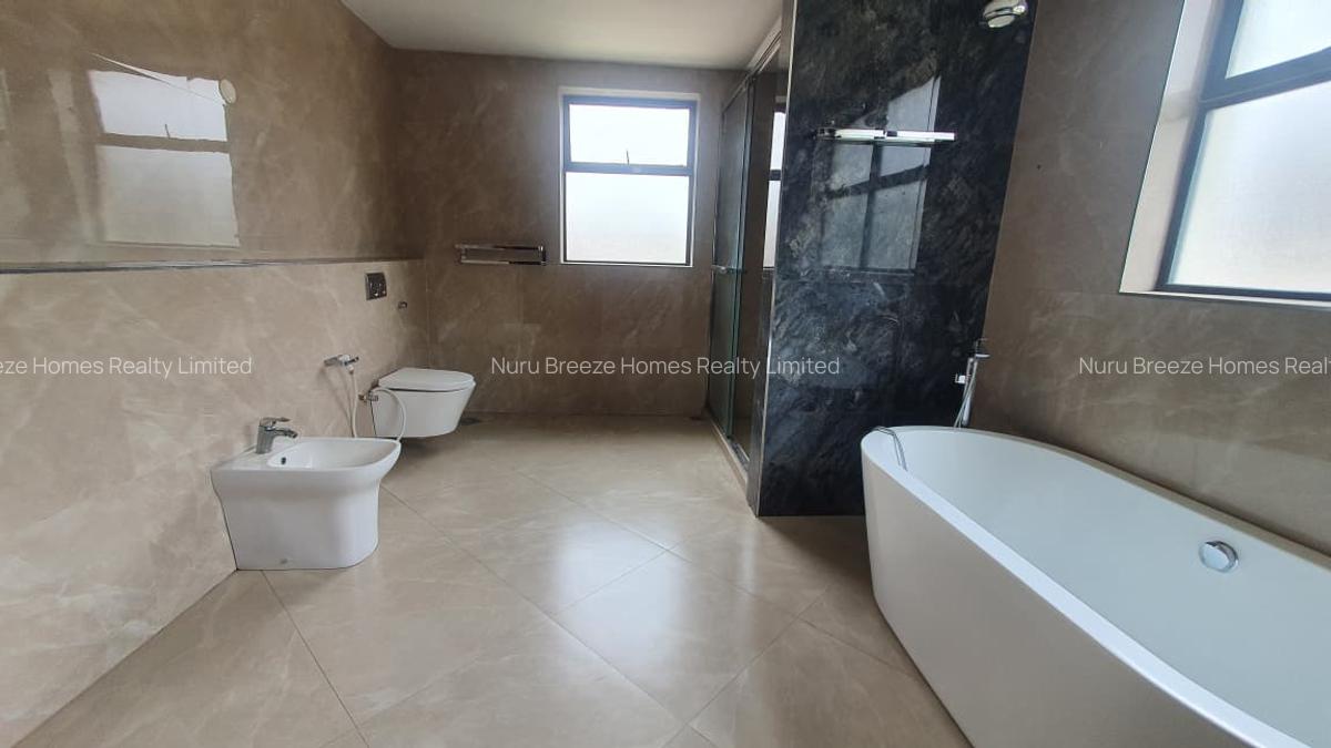5 Bed Townhouse with En Suite in Lavington - 10