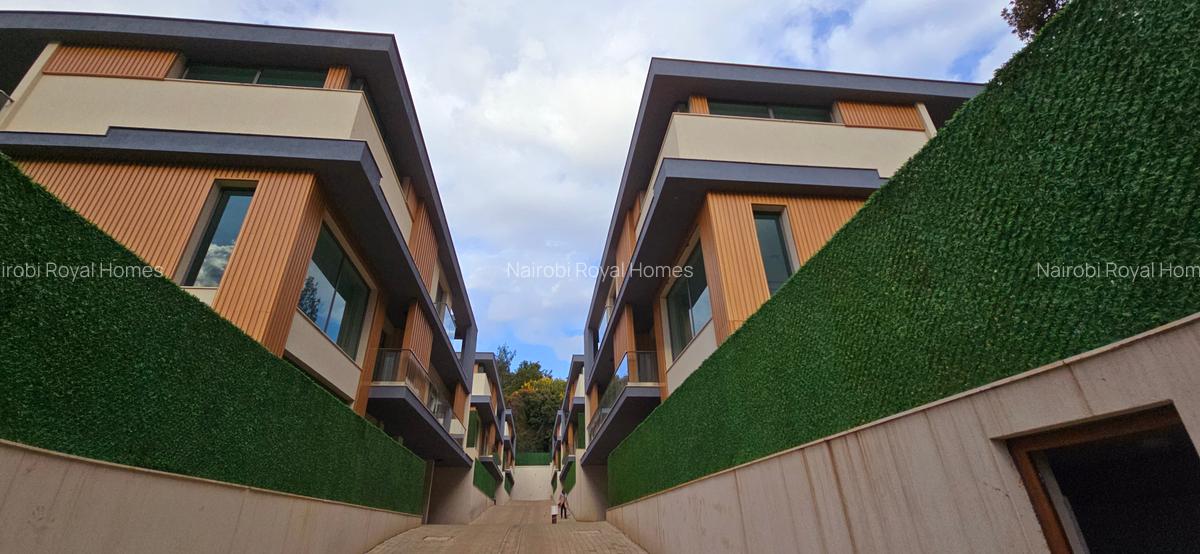 5 Bed Townhouse with En Suite at Lavington Green - 5