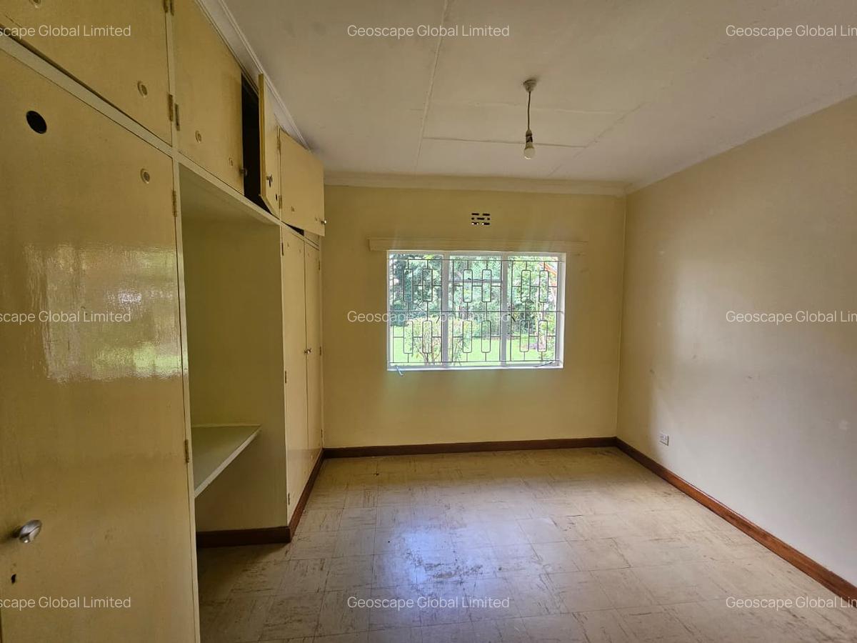 4 Bed House with En Suite in Runda - 4