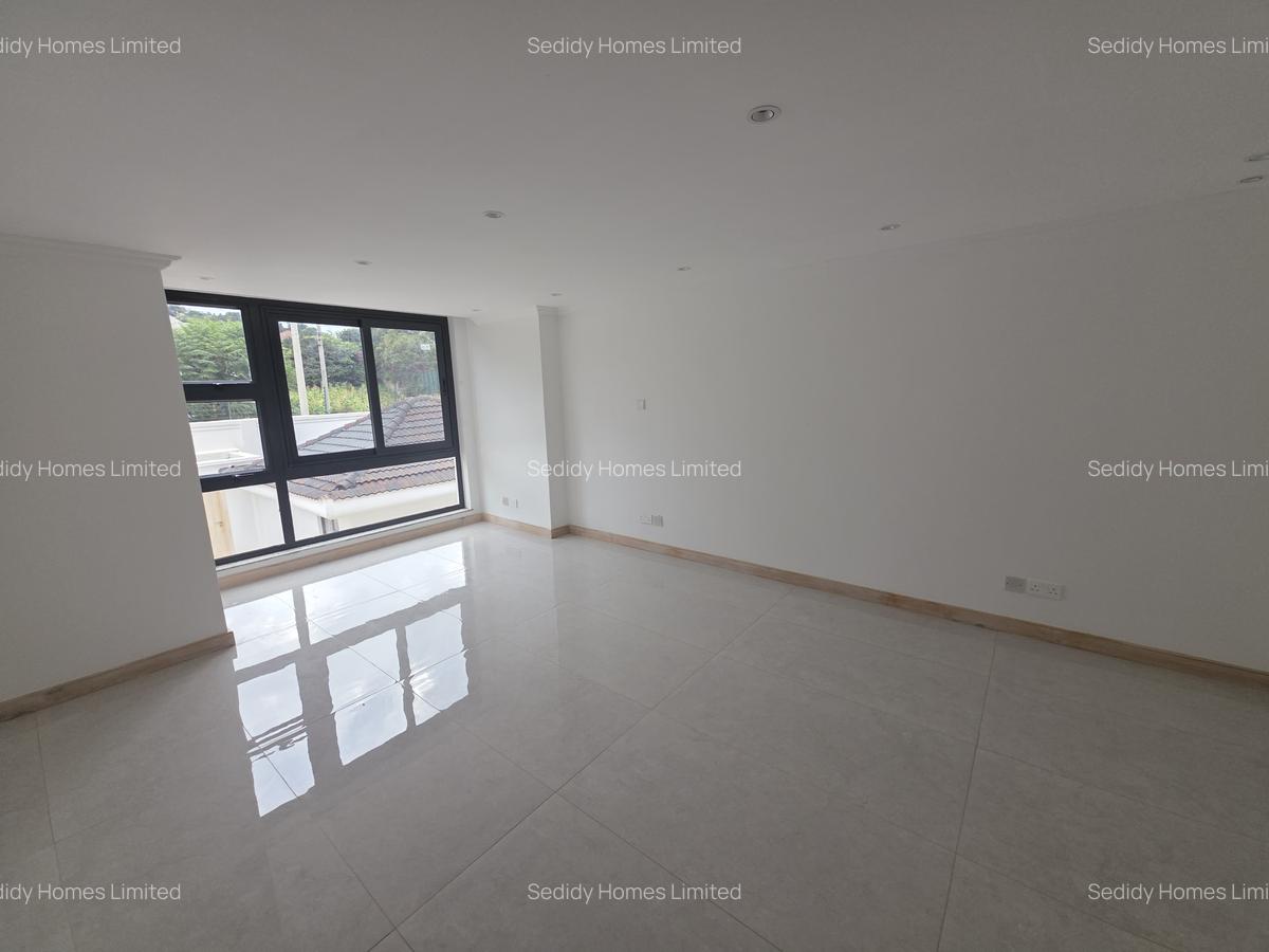 6 Bed Villa with En Suite in Runda - 15