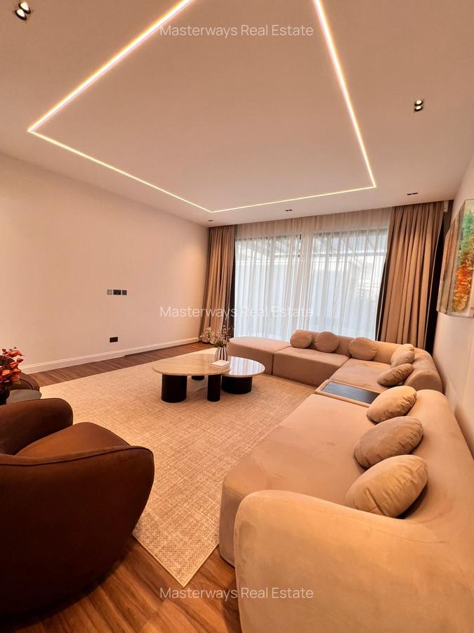 5 Bed Villa with En Suite in Runda - 4