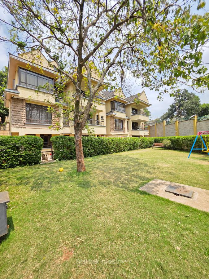 5 Bed Townhouse with En Suite at Lavington Green - 5