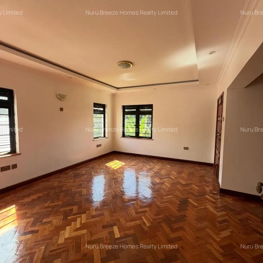 5 Bed House with En Suite in Runda - 18