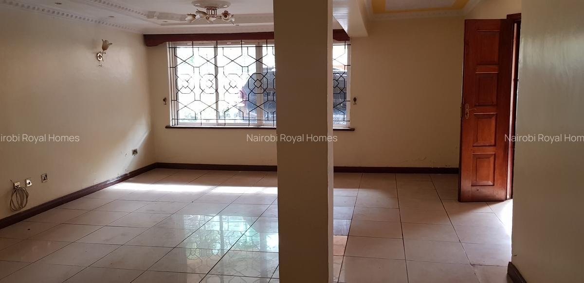 5 Bed Townhouse with En Suite at Valley Arcade - 12