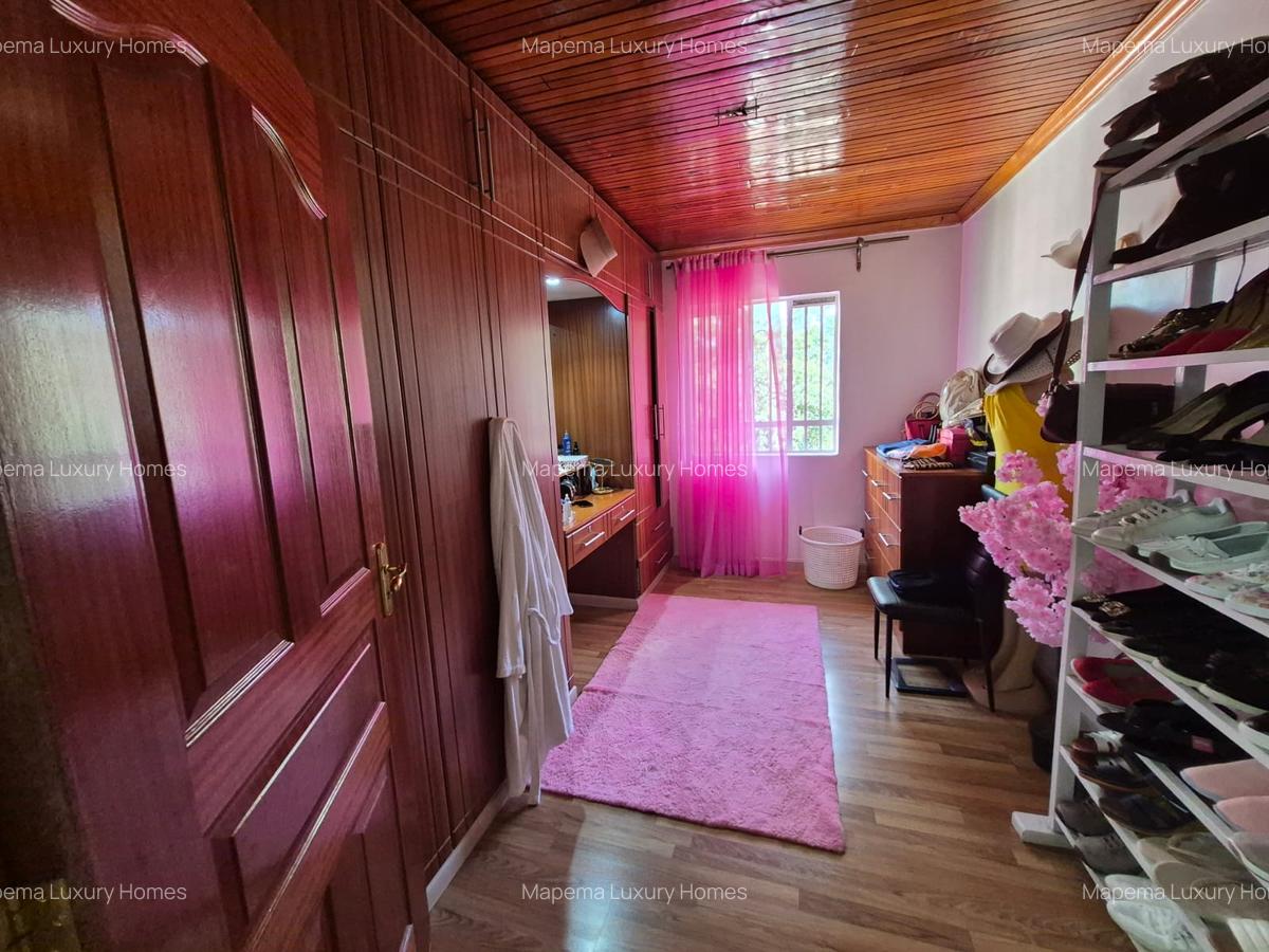 5 Bed House with En Suite at Hardy Area - 5