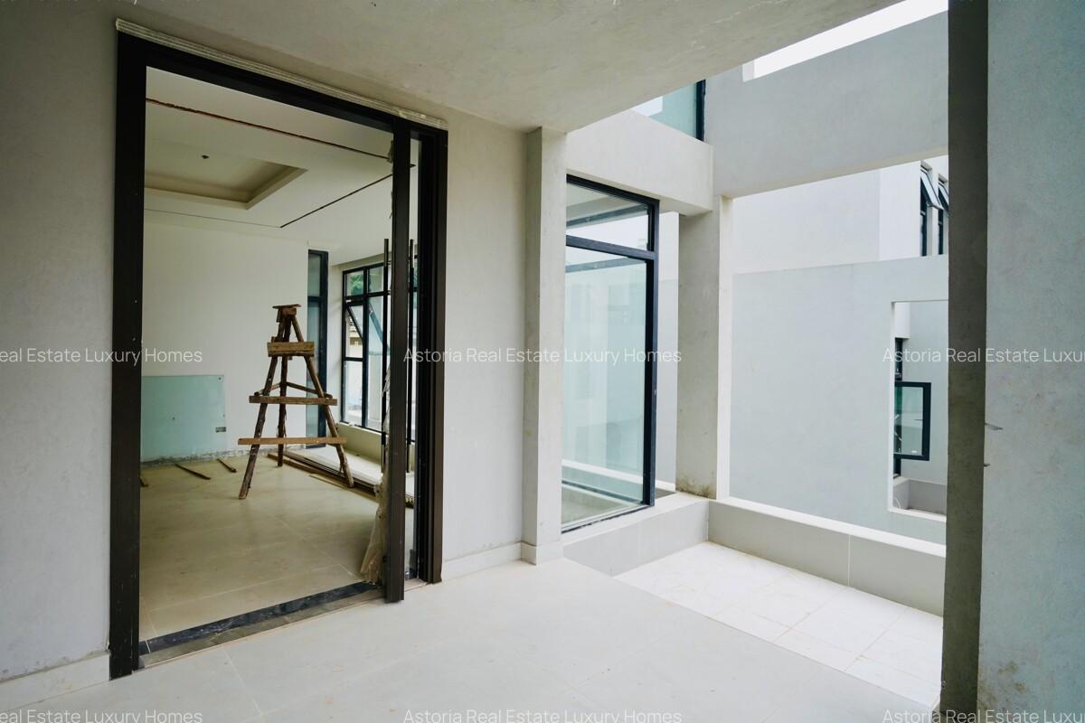 5 Bed Villa with En Suite at 2026-187 - 11