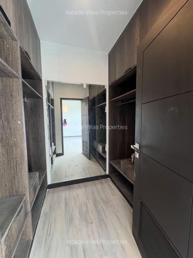 3 Bed Apartment with En Suite in Riverside - 11