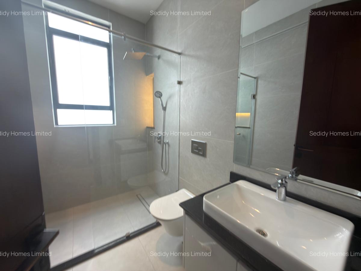 6 Bed Villa with En Suite in Kitisuru - 18