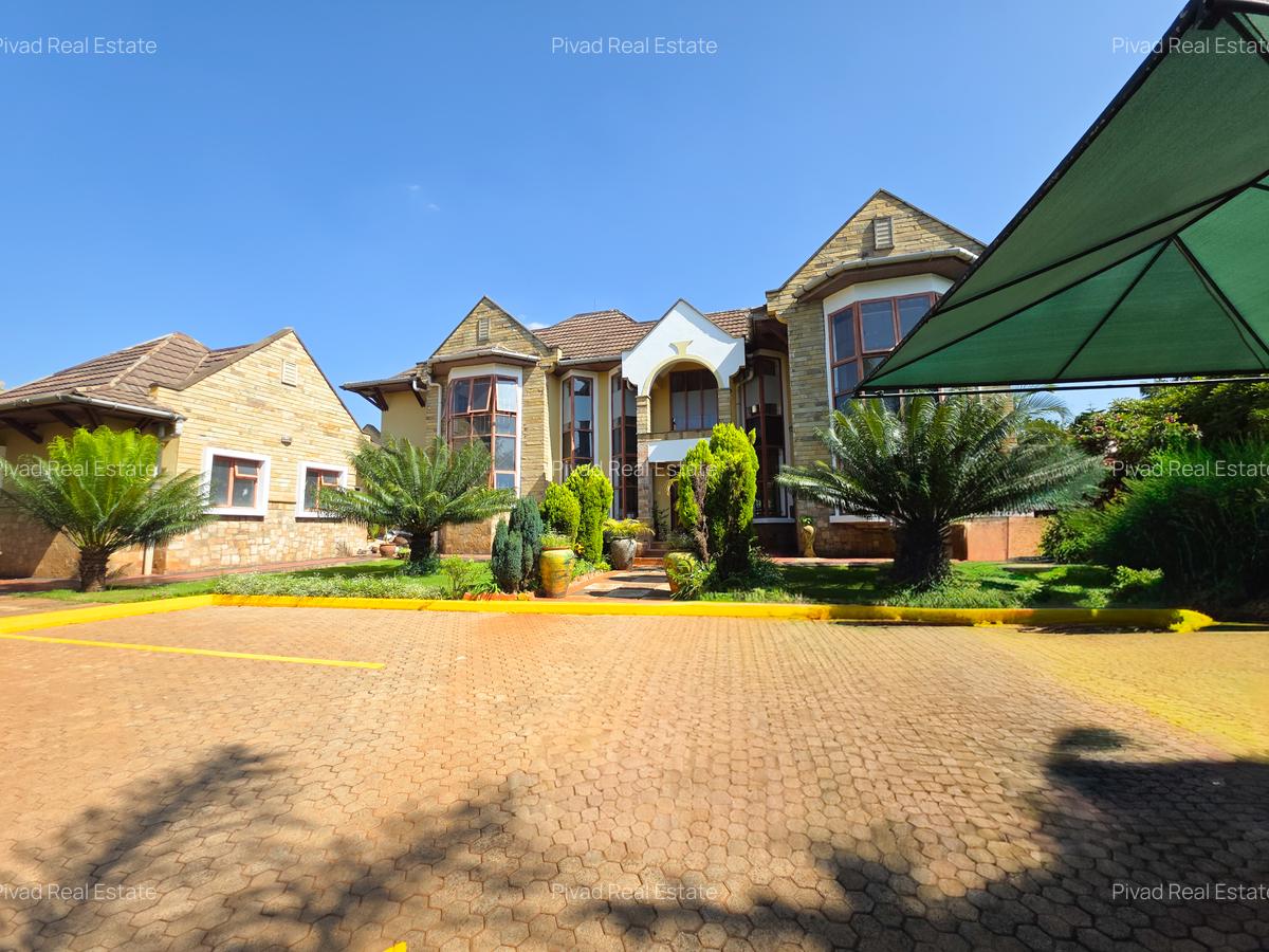 5 Bed House with Garden in Runda - 1
