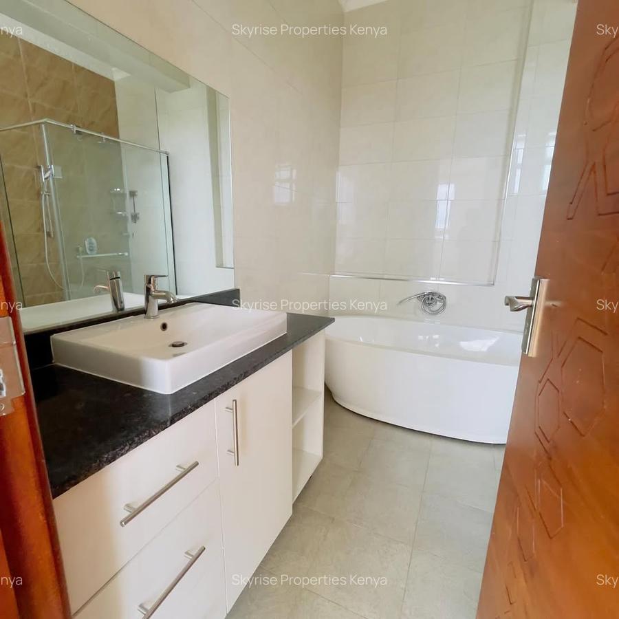 5 Bed Apartment with En Suite in General Mathenge - 9