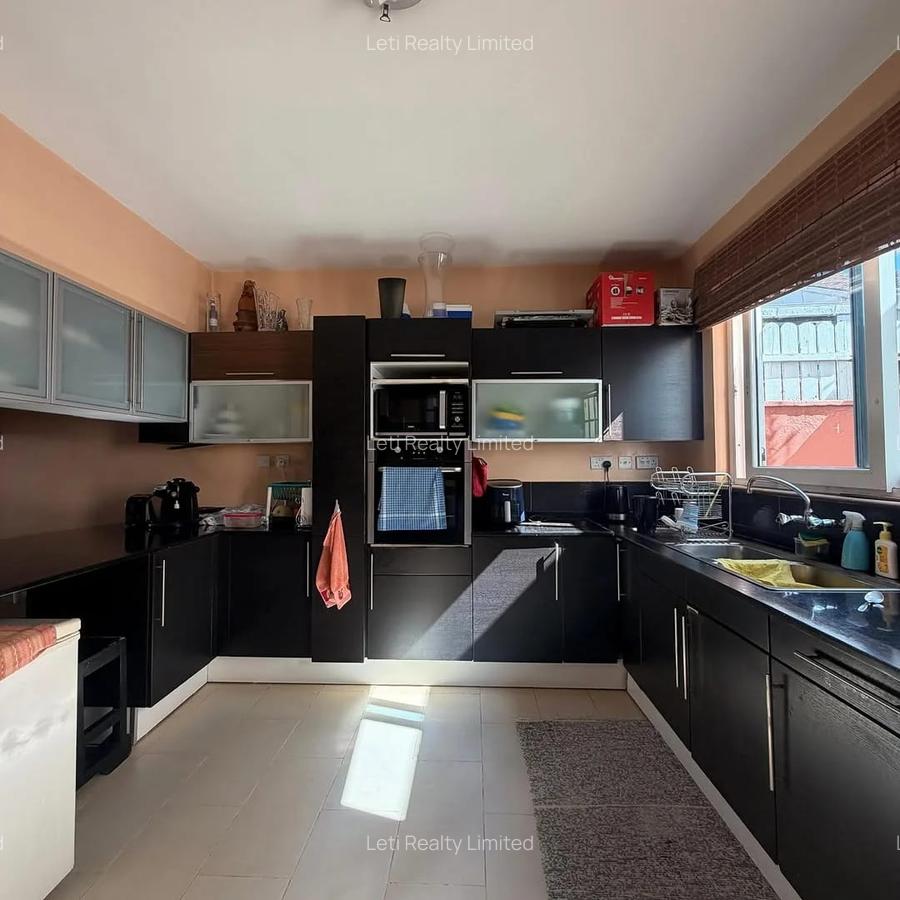 4 Bed Townhouse with En Suite in Lavington - 5