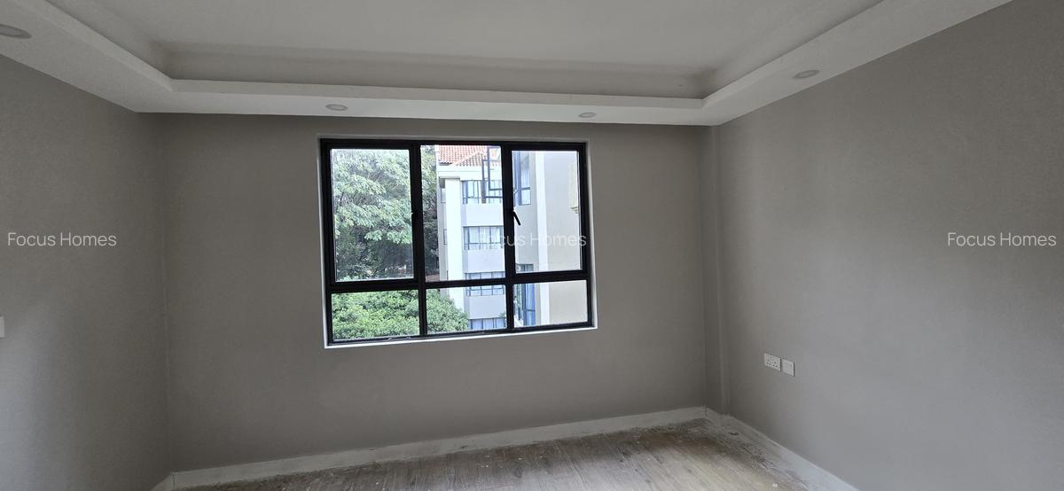 3 Bed Apartment with En Suite in Lavington - 8