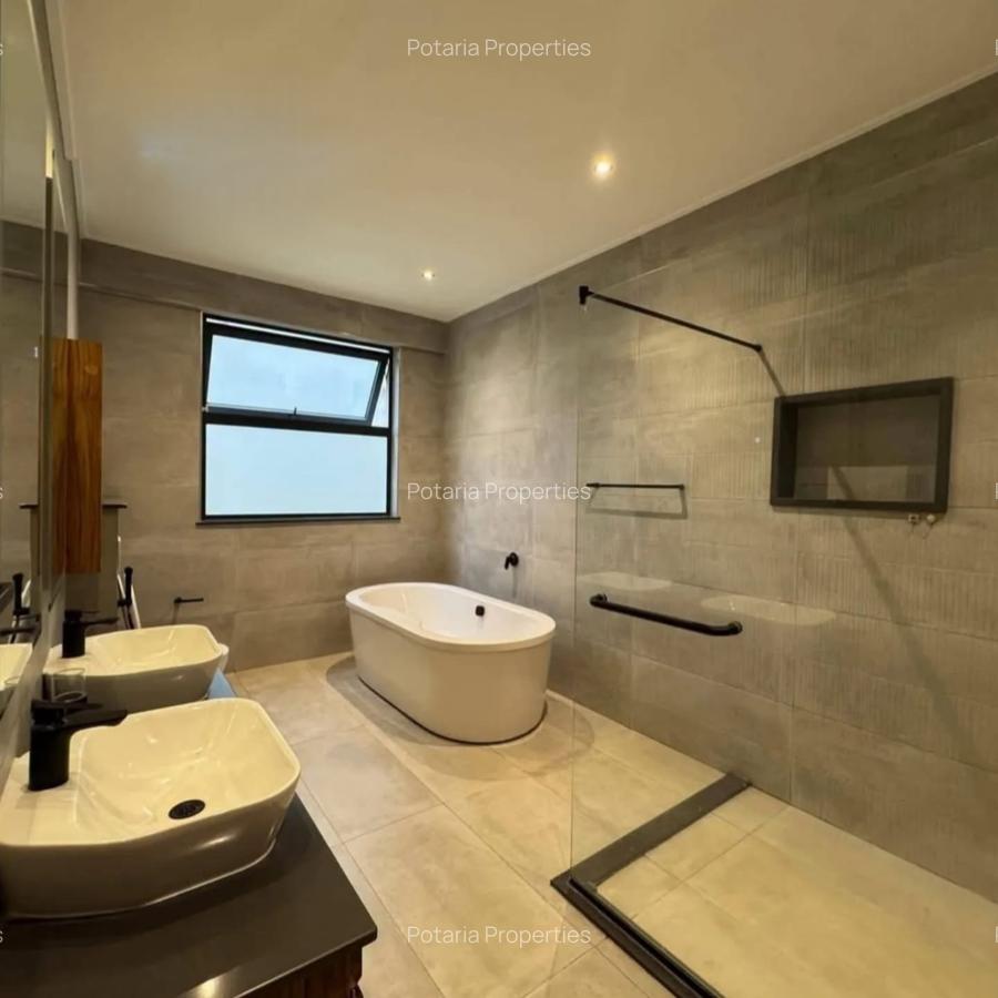 4 Bed Apartment with En Suite in Spring Valley - 11