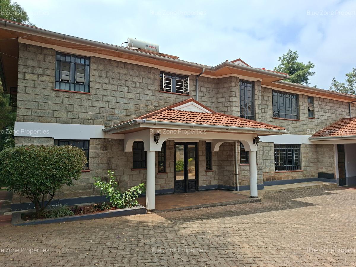 5 Bed Townhouse with En Suite at - 1