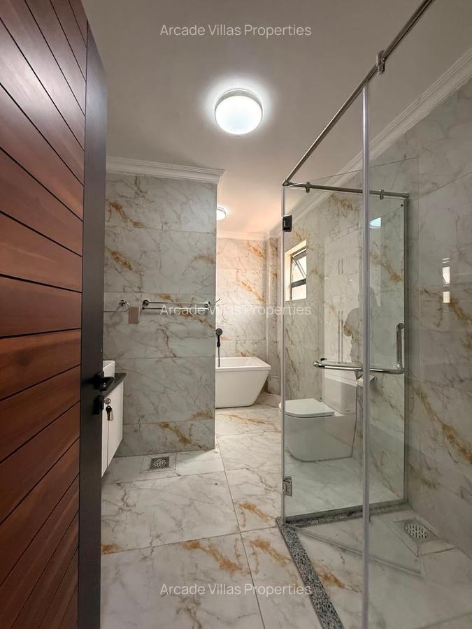 5 Bed Apartment with En Suite in Kilimani - 15