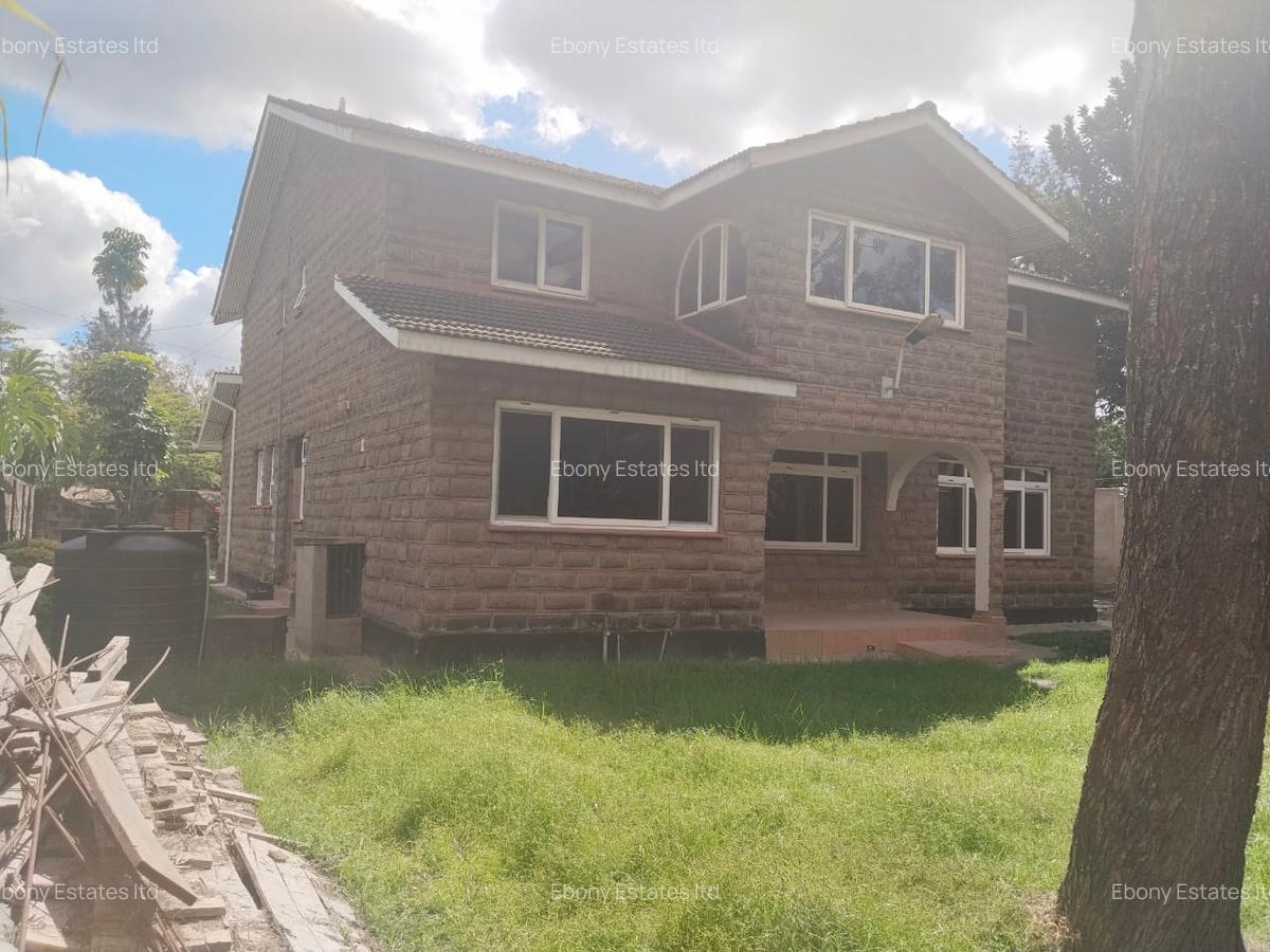 5 Bed Townhouse with En Suite in Lavington - 1